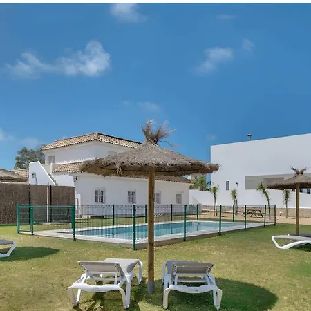아파트 Con Piscina Compartida A 2 Km De Playa *