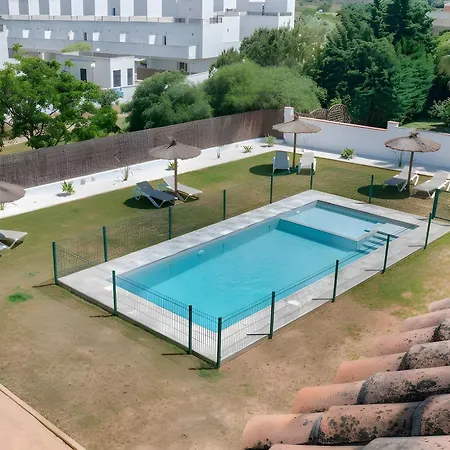 Con Piscina Compartida A 2 Km De Playa Апартаменты *