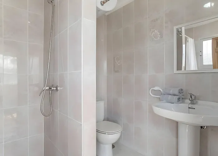 Con Piscina Compartida A 2 Km De Playa 科尼尔-德拉弗龙特拉